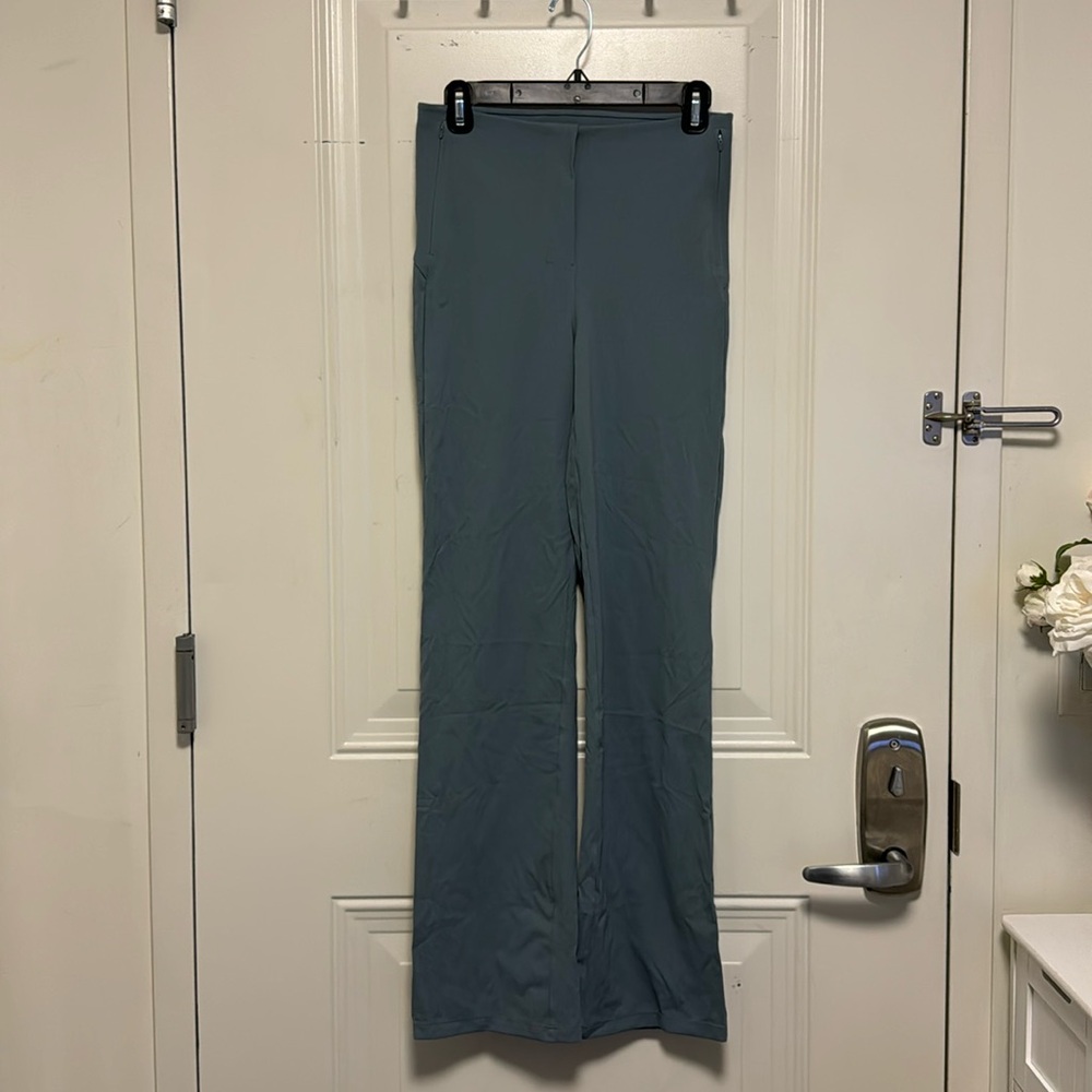 Lululemon high wasted straight leg Leggings